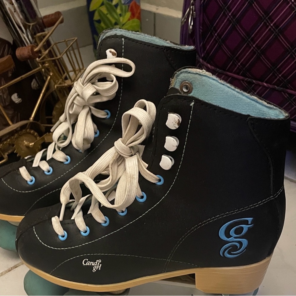 Candi Girl Roller Skates – Black & Blue Retro Quad Skates size 6